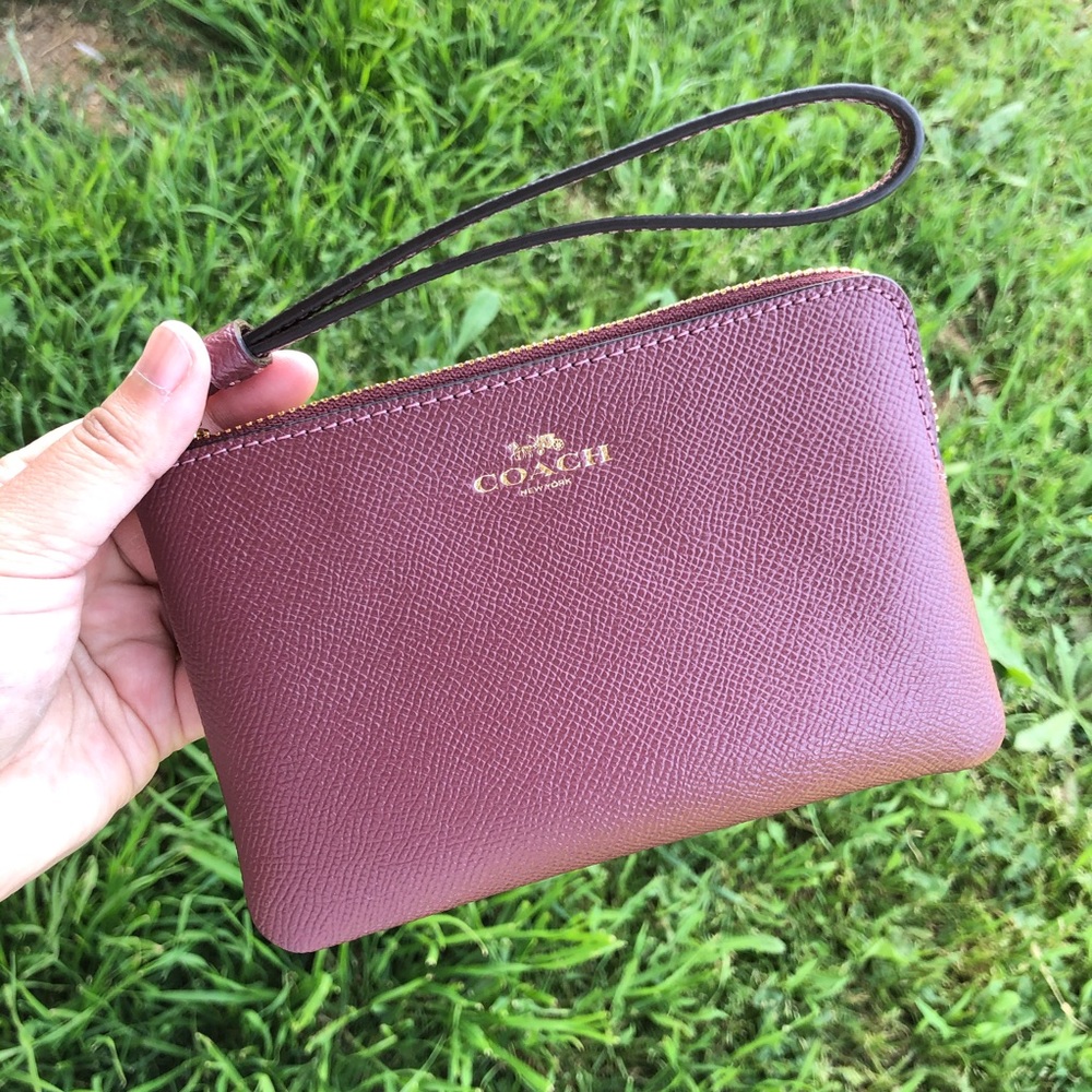 NWT!COACH CORNER ZIP WRISTLET CROSSGRAIN LEATHER